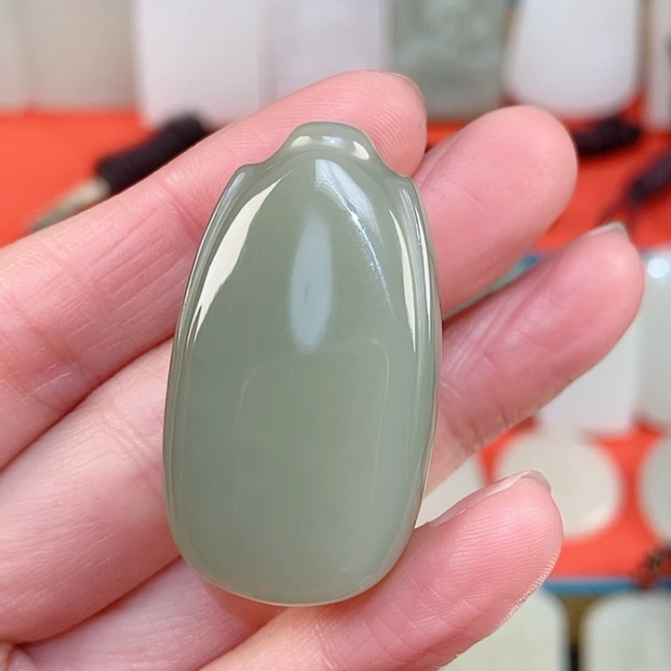 【闪购商品】颈饰未镶嵌和田玉