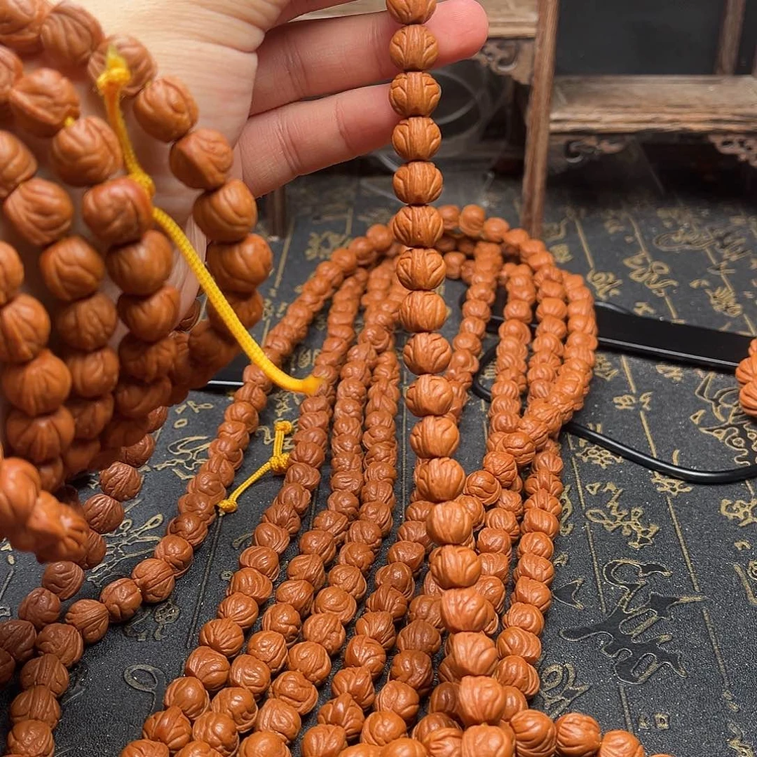 吊坠桃核玉龙薄挂