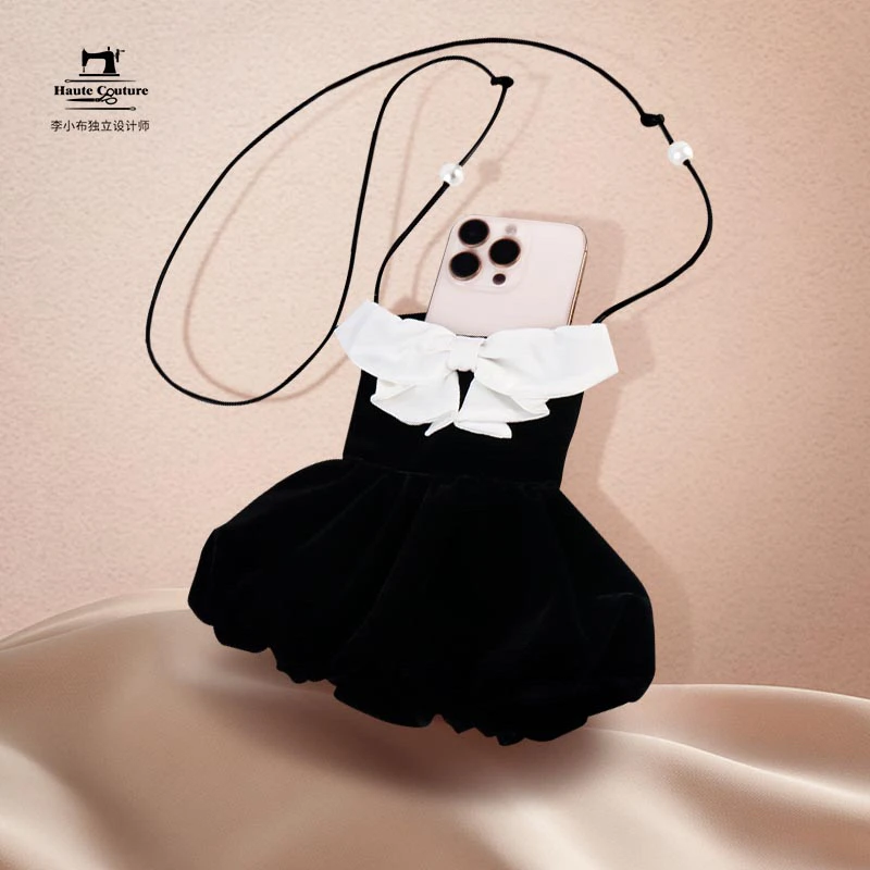 【慕斯蛋糕】时尚洋气小黑裙手机包学生白色挂脖百搭黑色小众复古