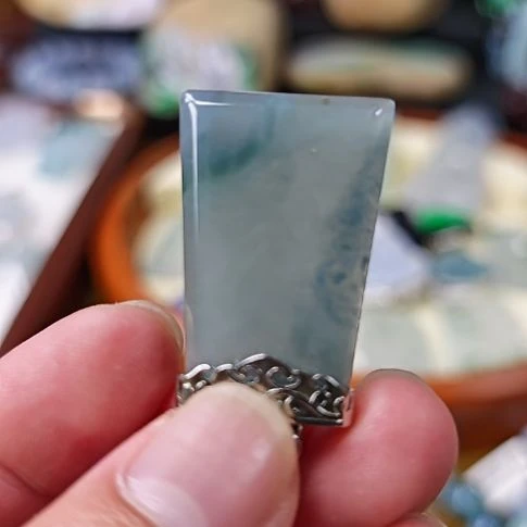 颈饰未镶嵌翡翠一