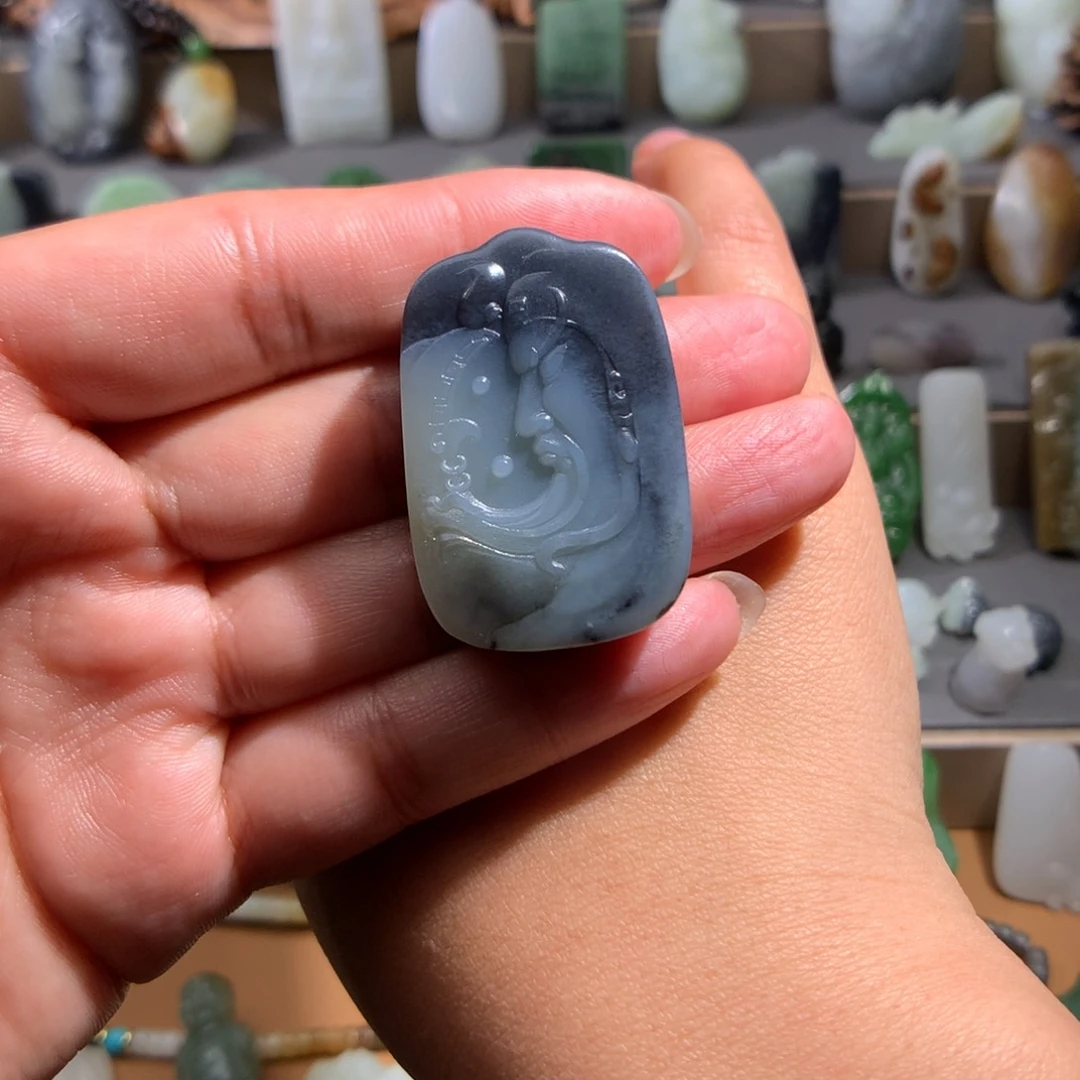 和田玉颈饰未镶嵌?*跳