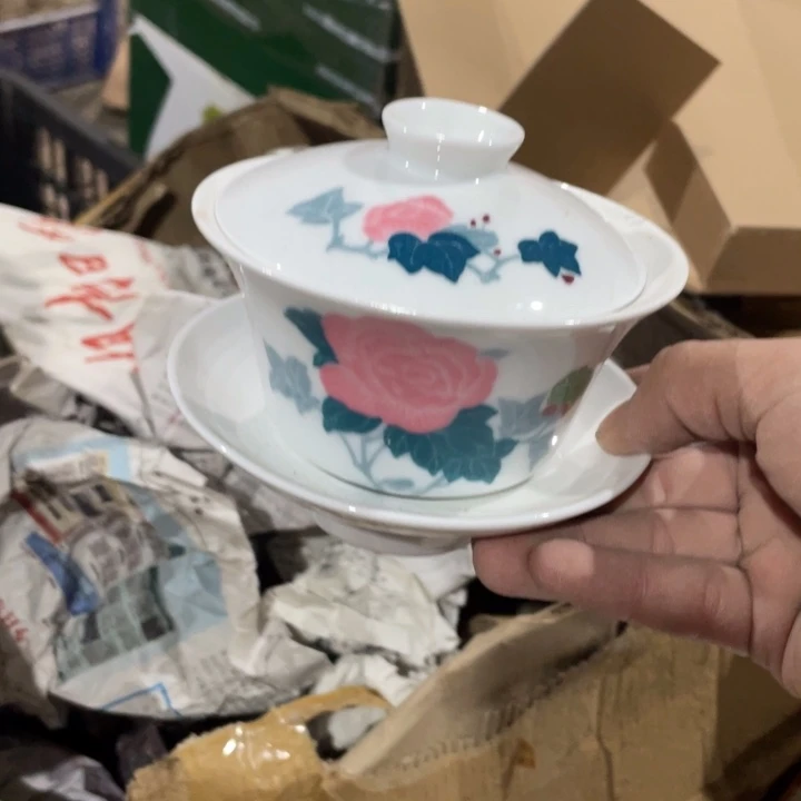 摆件陶瓷盘子碗砂锅都有