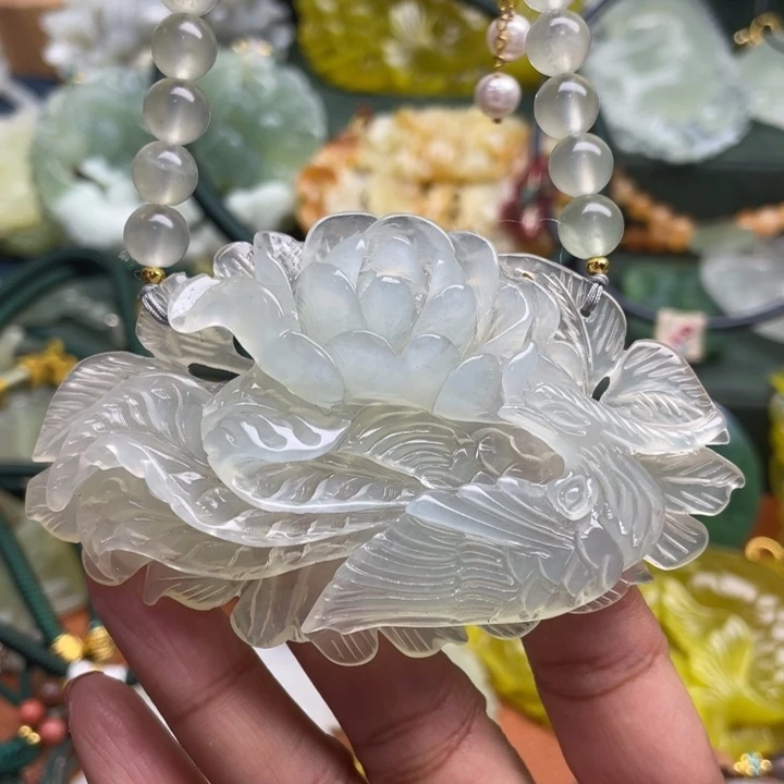 阿***旭蛇纹石玉未镶嵌吊坠