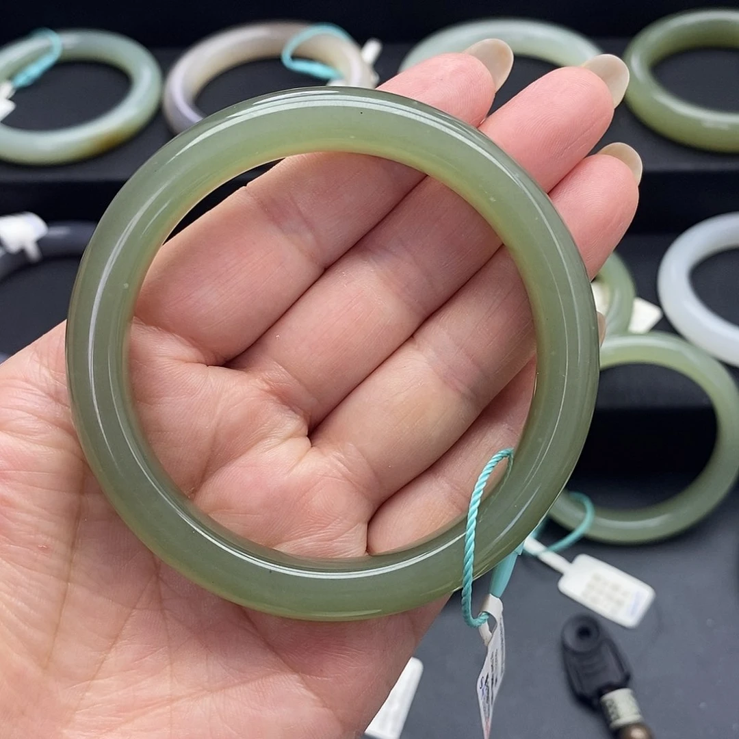 和田玉手镯未镶嵌61.62