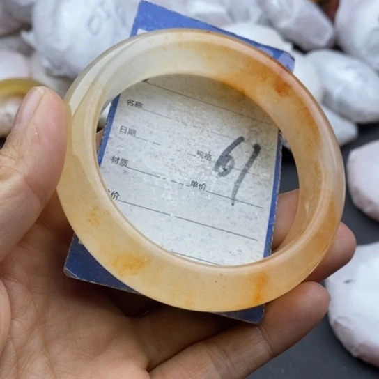 石英质玉未镶嵌手镯