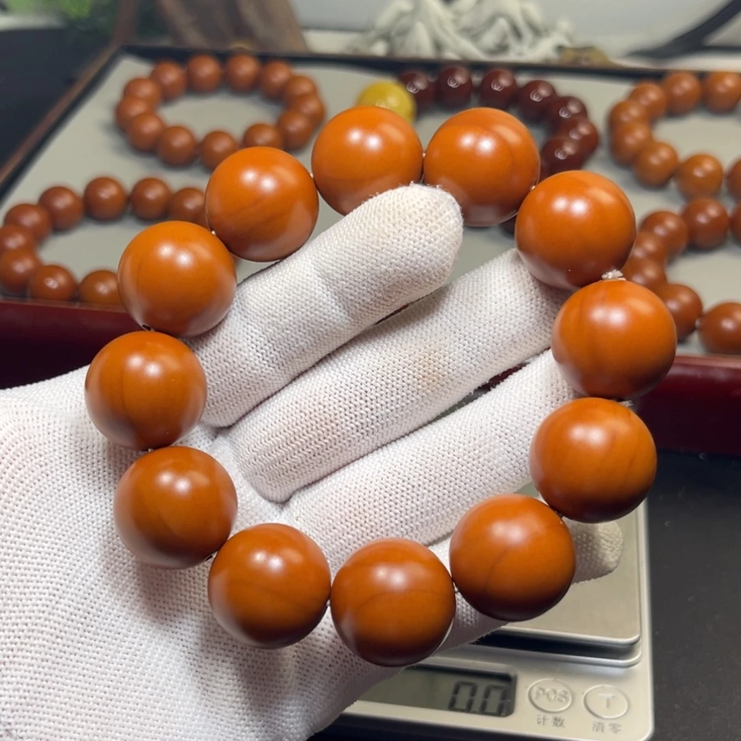 泰***家吊坠橄榄核2.04+树王精品铁核