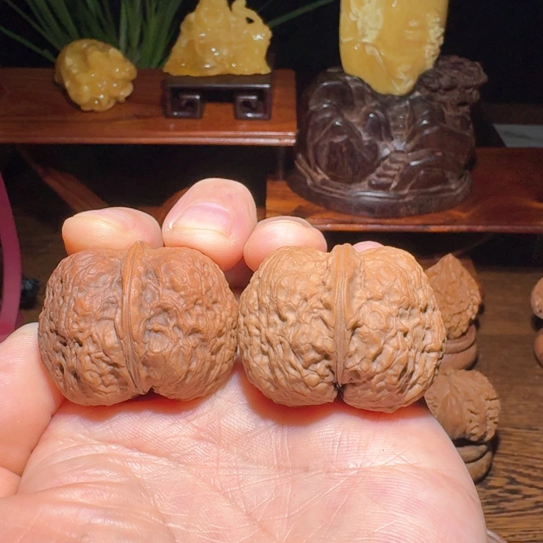 文玩核桃吊坠秦权