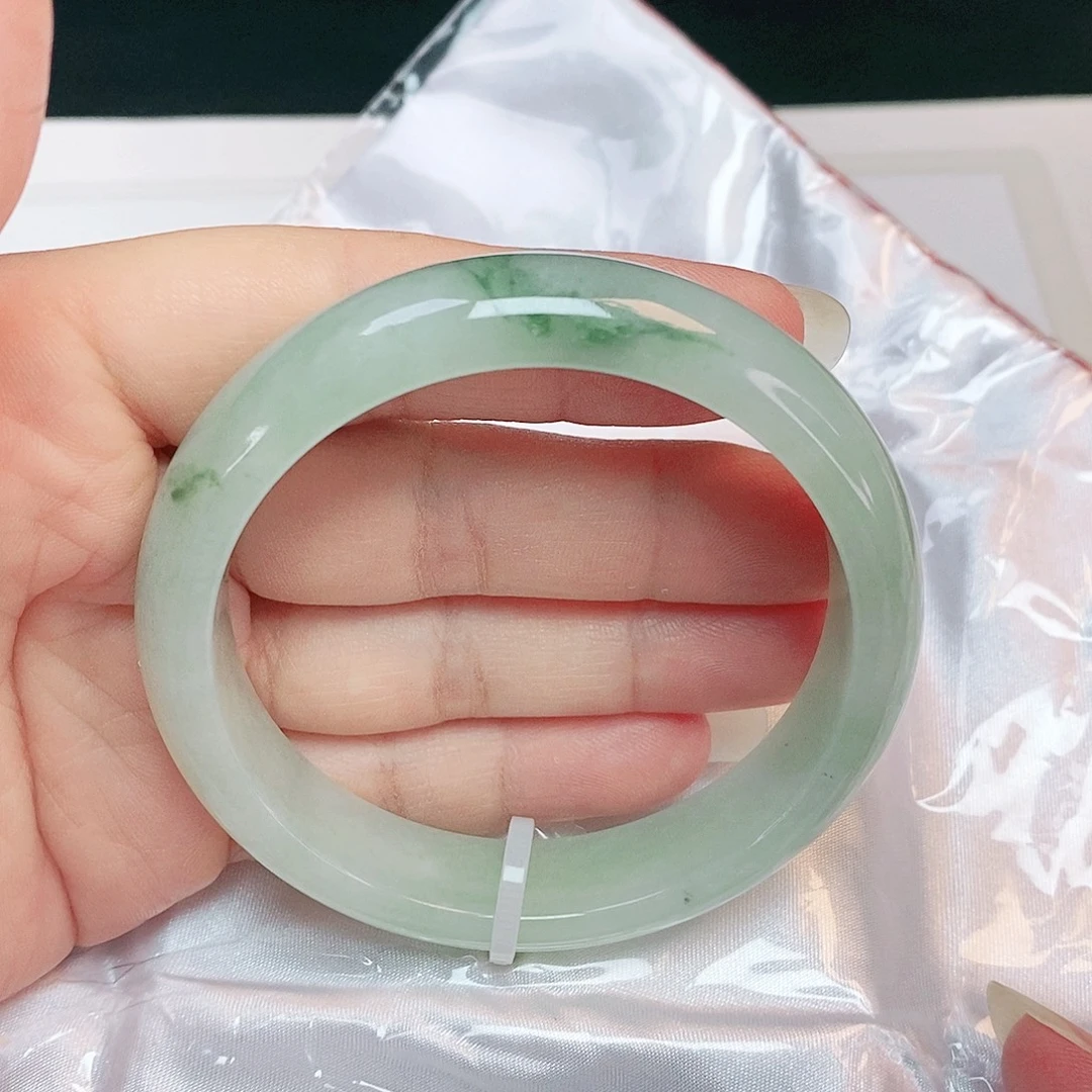 H***信未镶嵌手镯翡翠正圈59