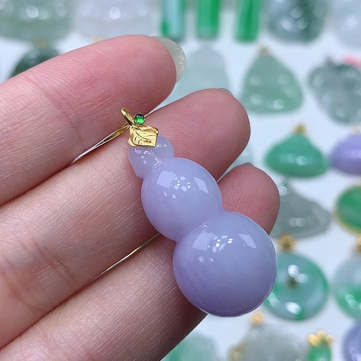 翡翠18K金镶嵌颈饰翡翠