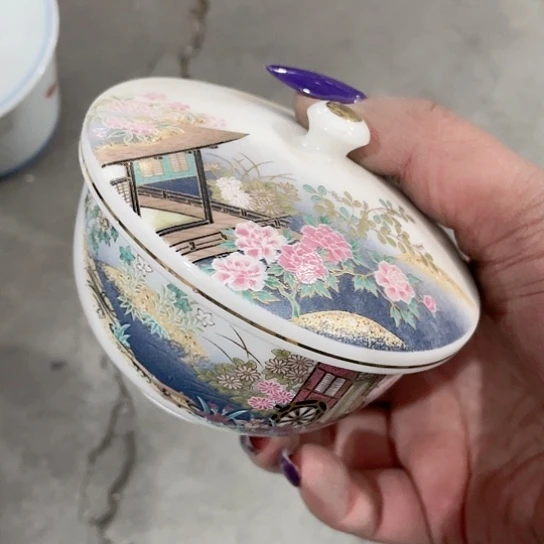 田*瓷器上还写道以一件