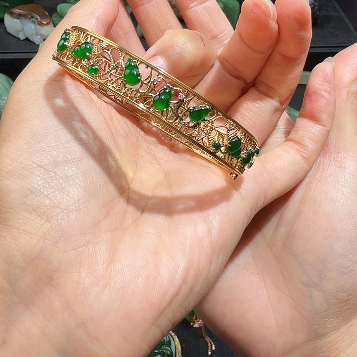 翡翠18K金镶嵌手镯