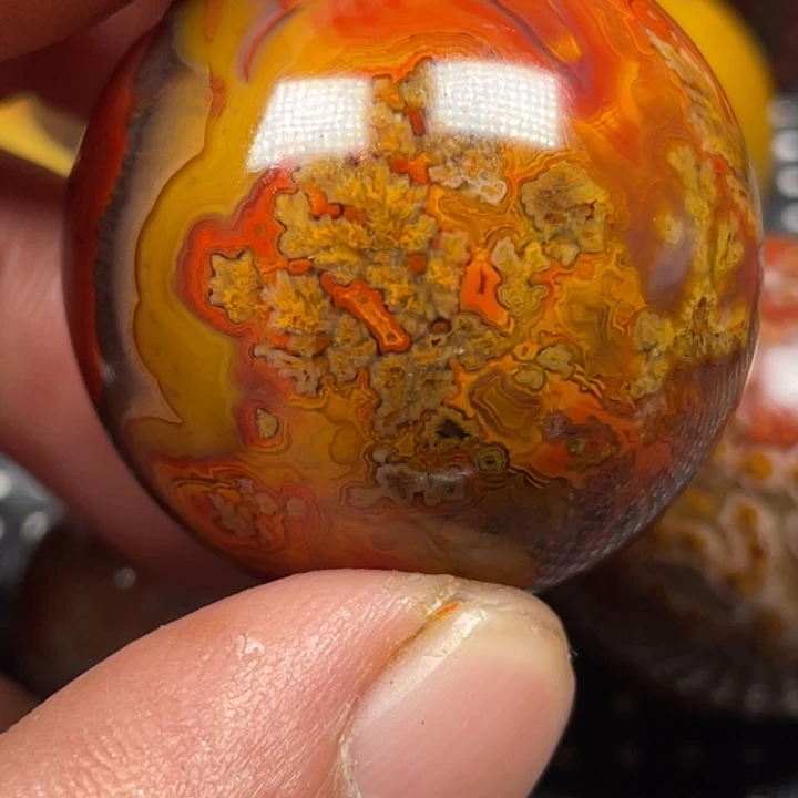 玛瑙/玉髓颈饰未镶嵌山**顶