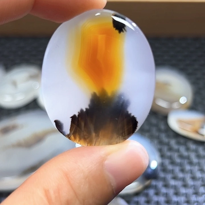 用***9玛瑙/玉髓未镶嵌珠宝半成品