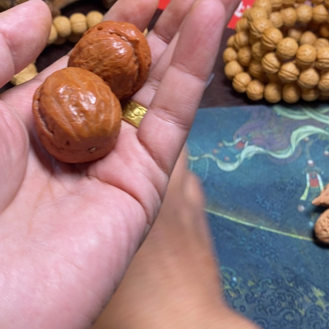 桃核吊坠秋子吨吨