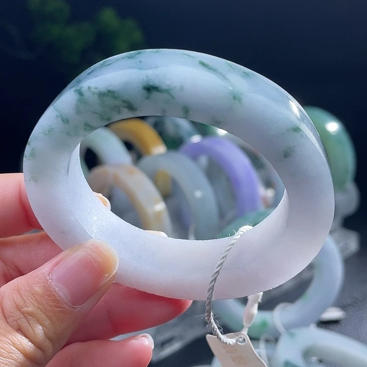 定制翡翠未镶嵌翡翠手镯