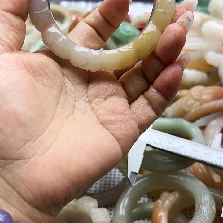 未镶嵌手镯石英岩玉默***剧