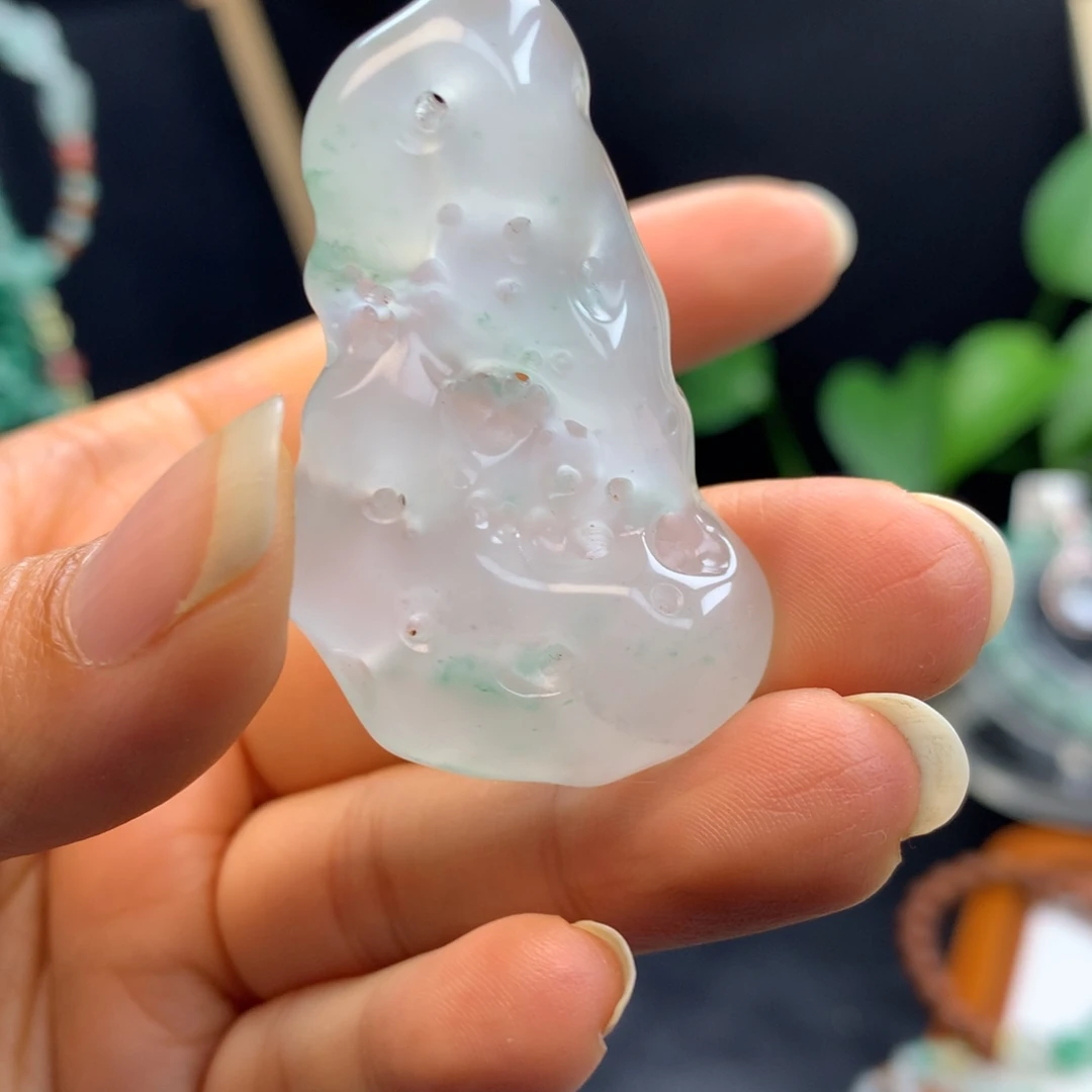 石英质玉未镶嵌颈饰