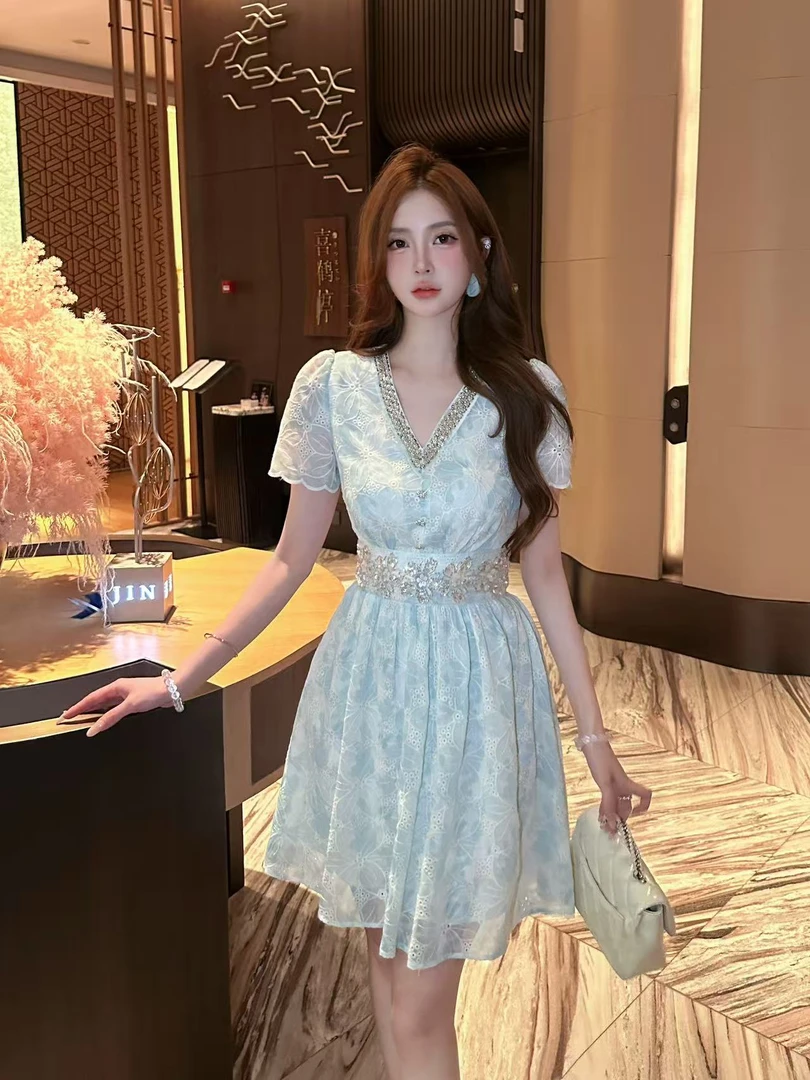 馨儿定制【海盐甜茶】蕾丝重工钉钻轻奢高级设计感收腰连衣裙XYZ109
