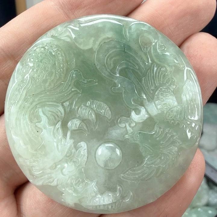 翡翠挂件未镶嵌翡翠