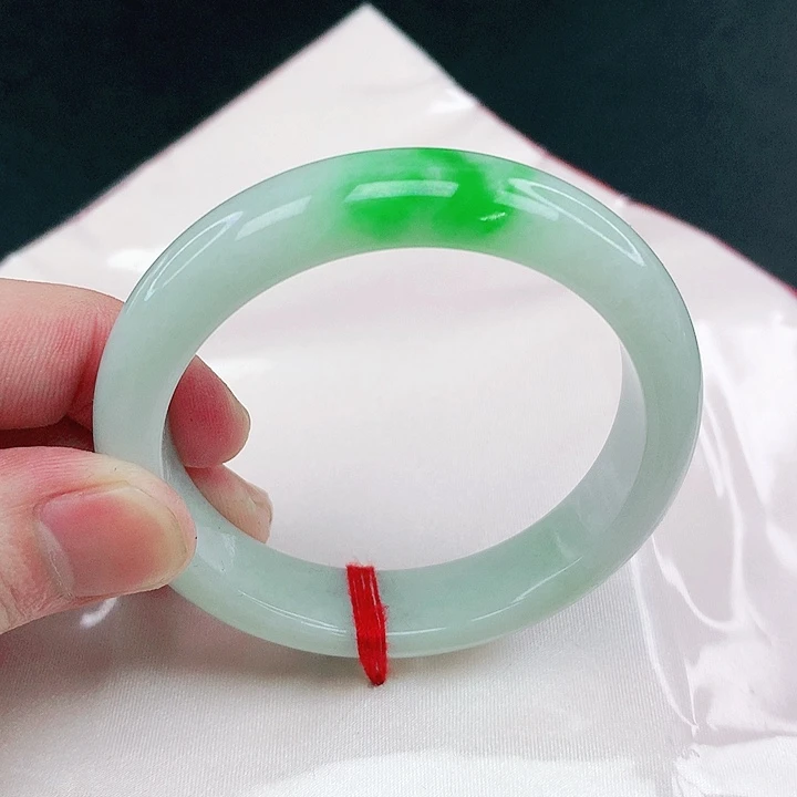 翡翠手镯未镶嵌圈52.8。1301