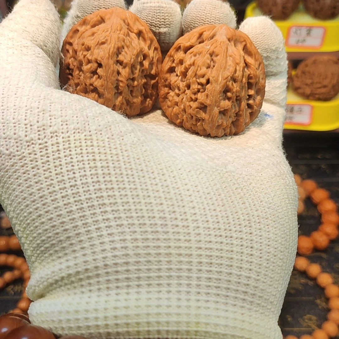 远***方文玩核桃吊坠南疆