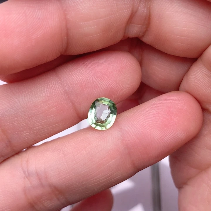 碧玺1.63ct 7.2*8.4*3.9未镶嵌