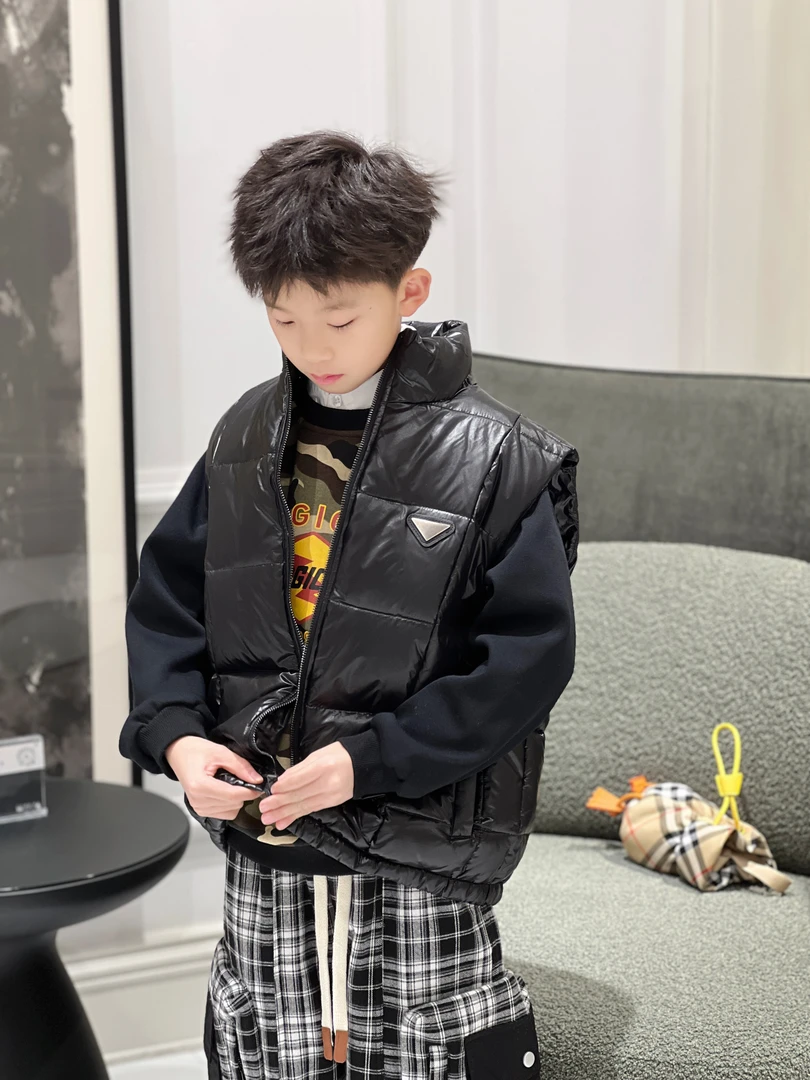 亿洋潮牌童装“走秀马甲”儿童限量款羽绒马甲B5668