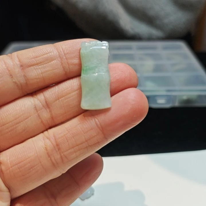 翡翠未镶嵌挂件竹子