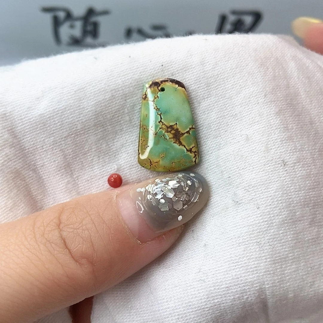 南红玛瑙未镶嵌珠宝奇石