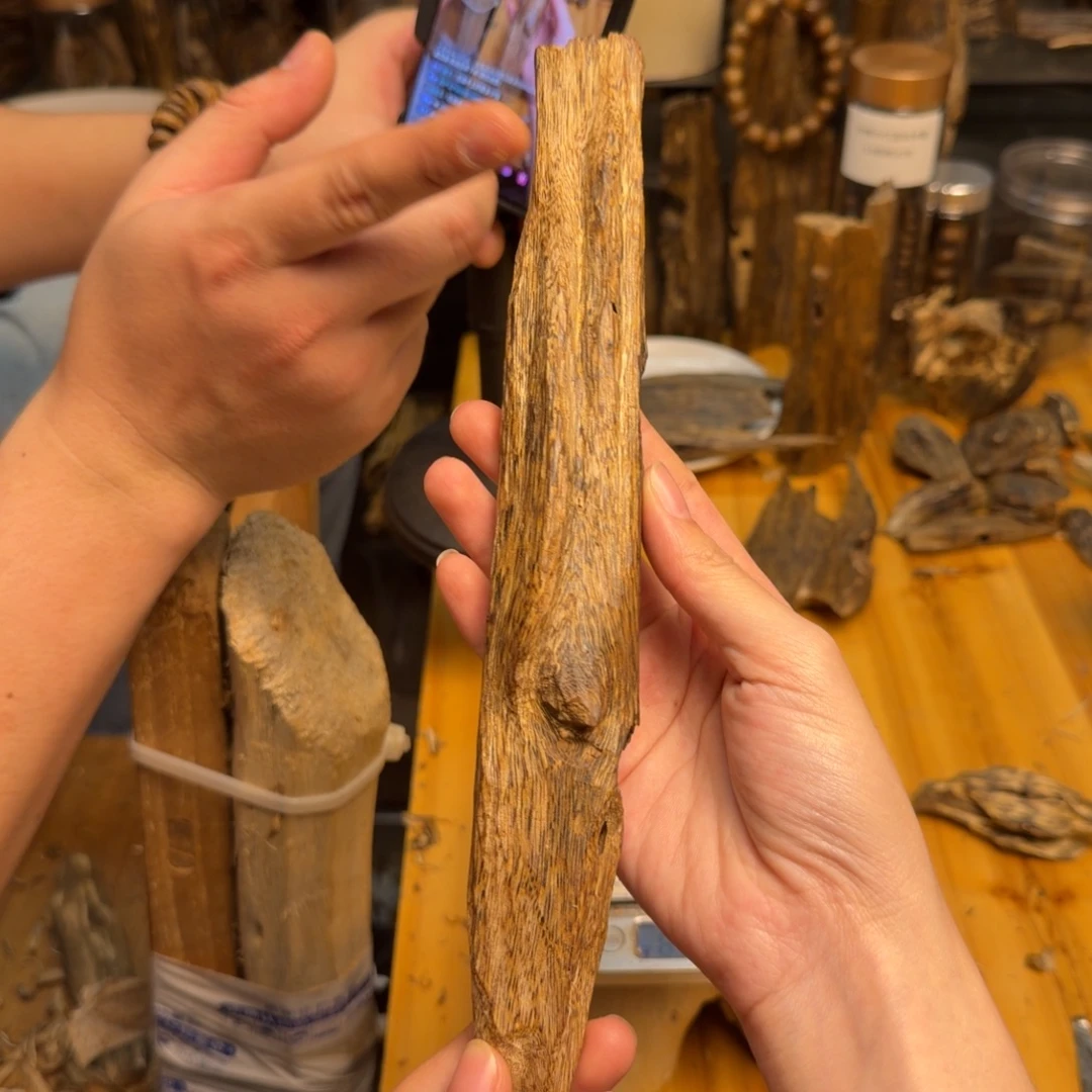 沉香碎屑沉香白棋块料40克