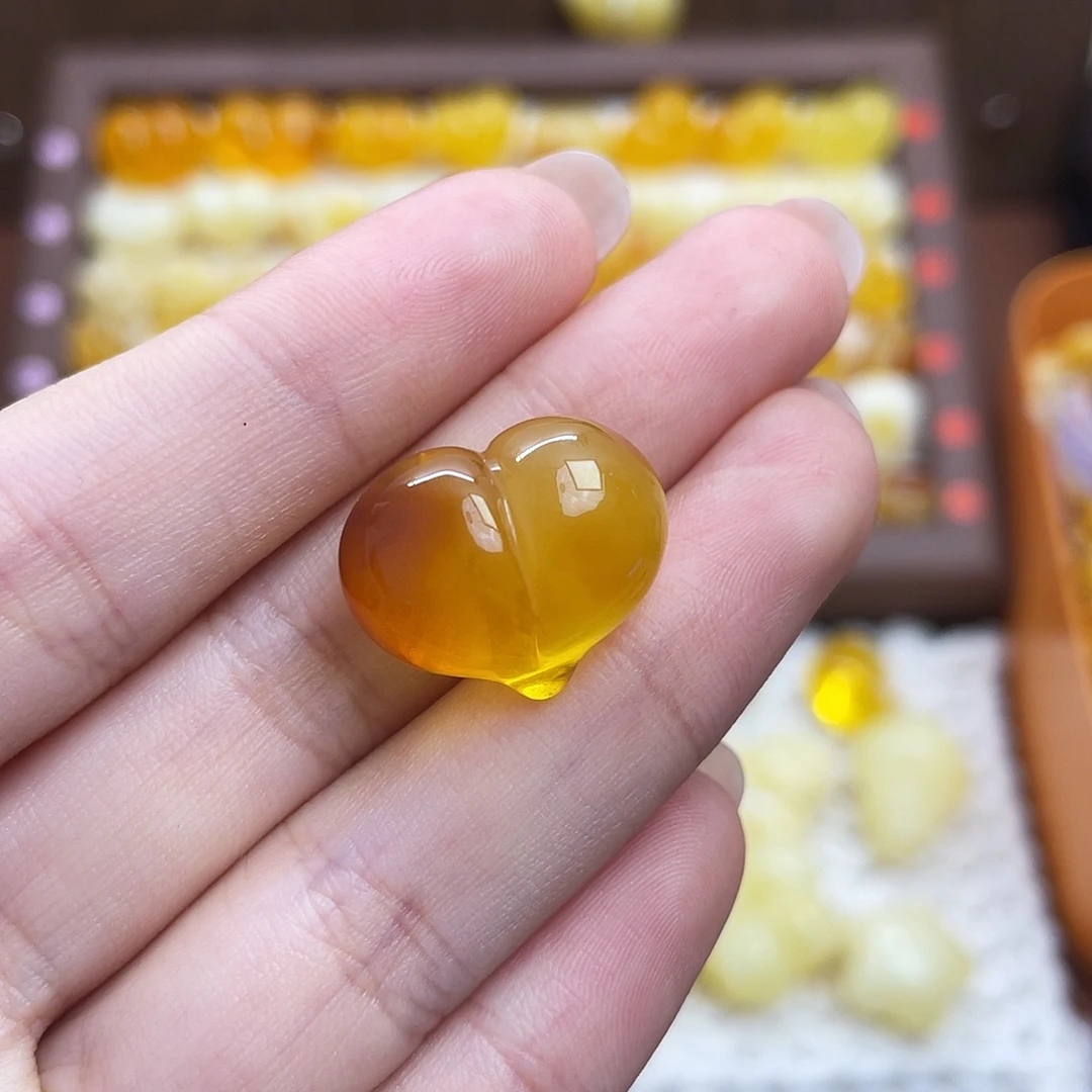 琥珀未镶嵌珠宝奇石屁桃