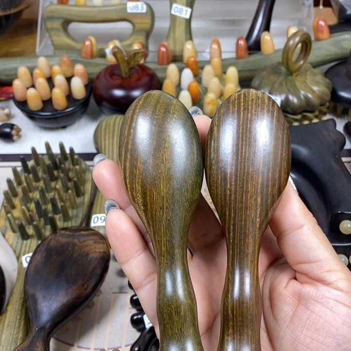 绿檀12齿按摩梳两个