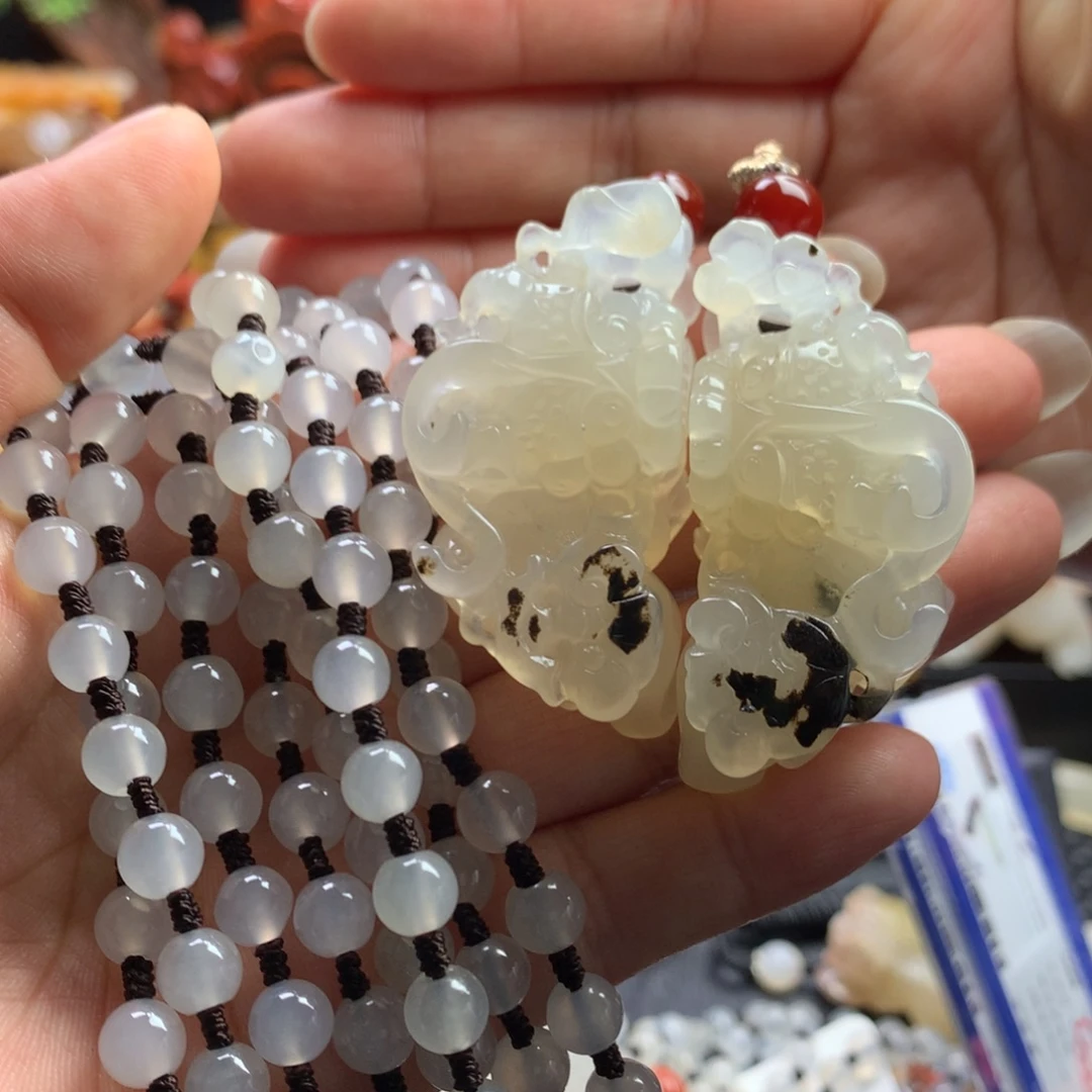 王***生石英质玉（黄龙玉）未镶嵌貔貅