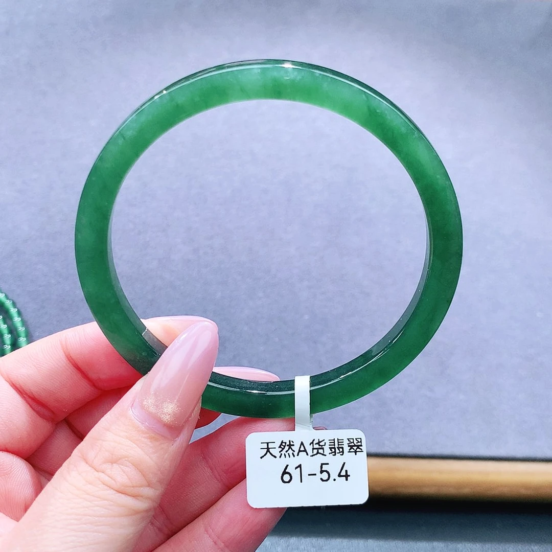 未镶嵌手镯（圆镯）翡翠