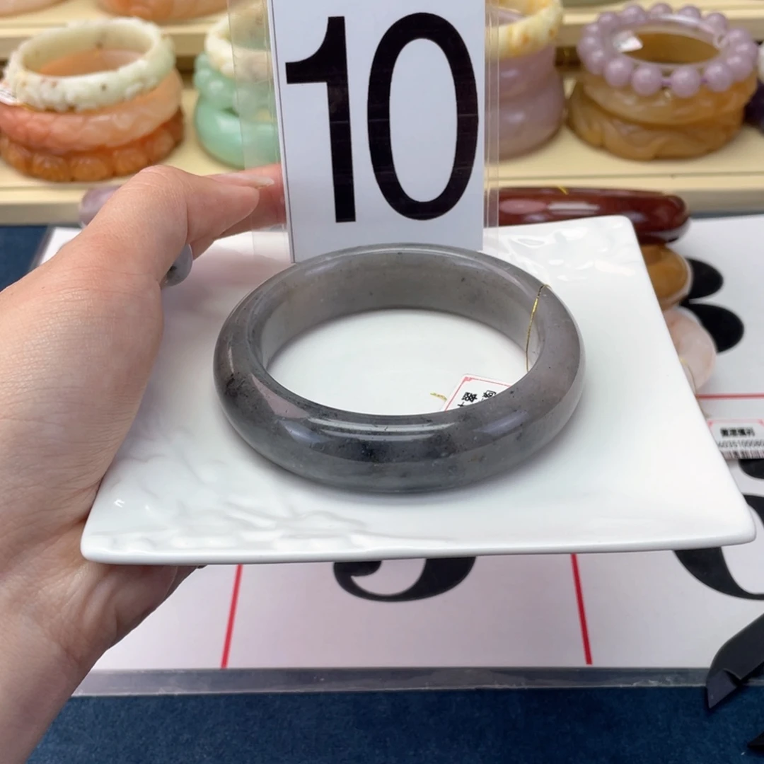 石英岩玉未镶嵌手镯