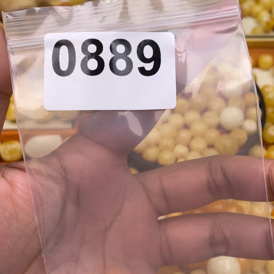 琥珀珠宝奇石未镶嵌妮