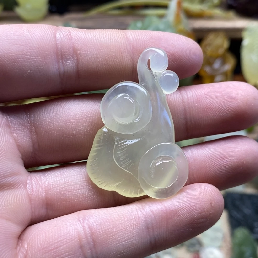 岫玉未镶嵌灵芝如意吊坠