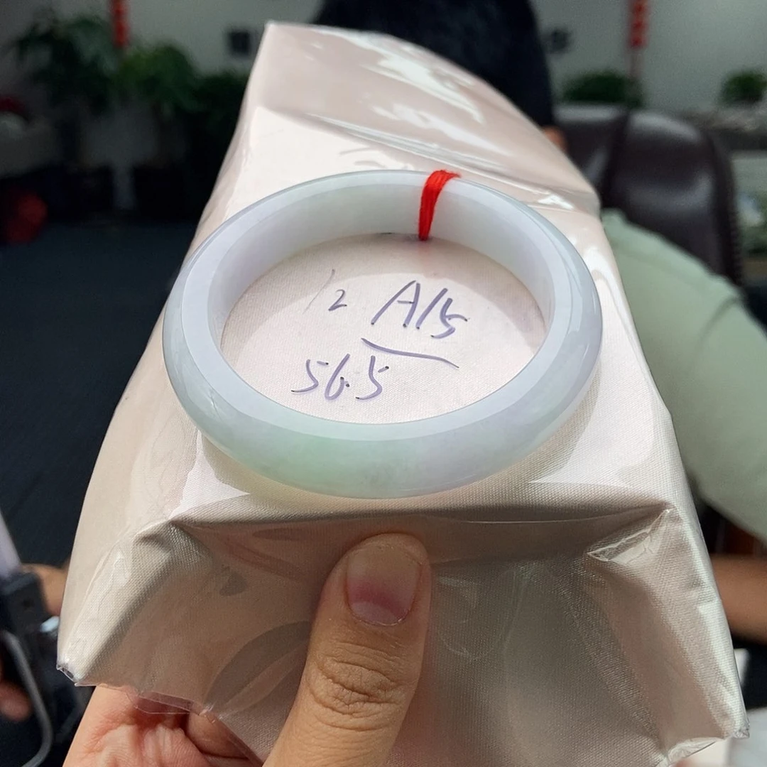 翡翠手镯未镶嵌颜色多样性发拍一发一