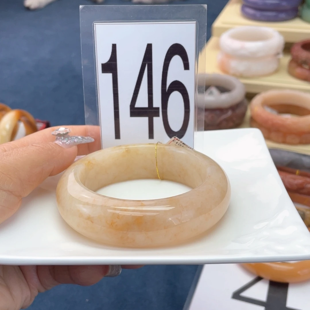 石英岩玉未镶嵌手镯56.7