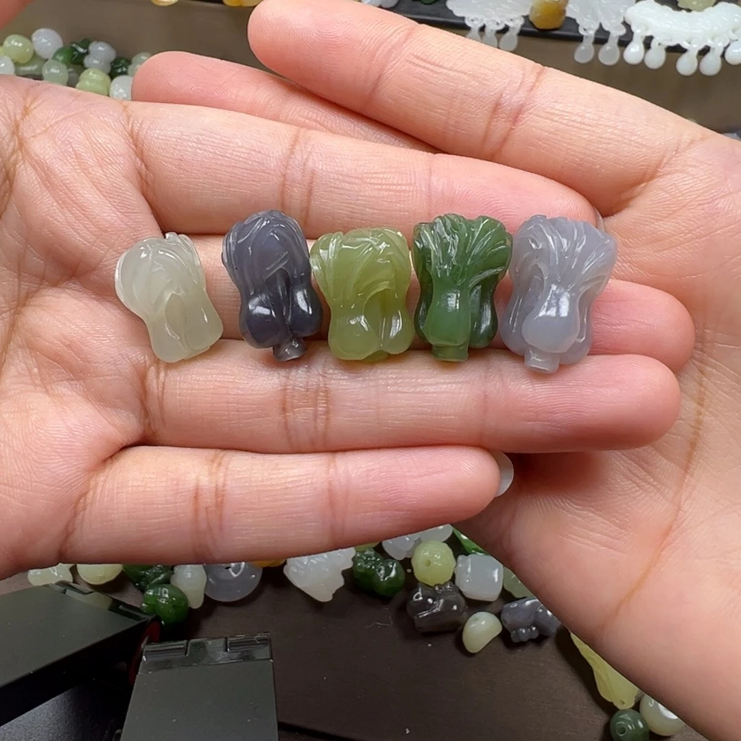 和田玉未镶嵌颈饰120一个多样性发其一