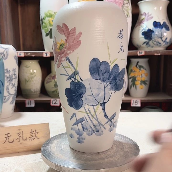 陶大萝卜青花荷花陶瓷