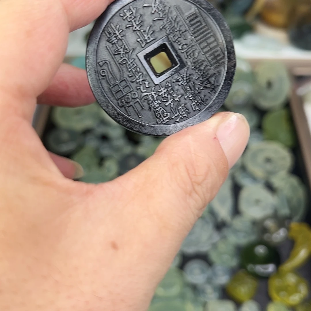 岫玉未镶嵌颈饰岫玉水墨高货