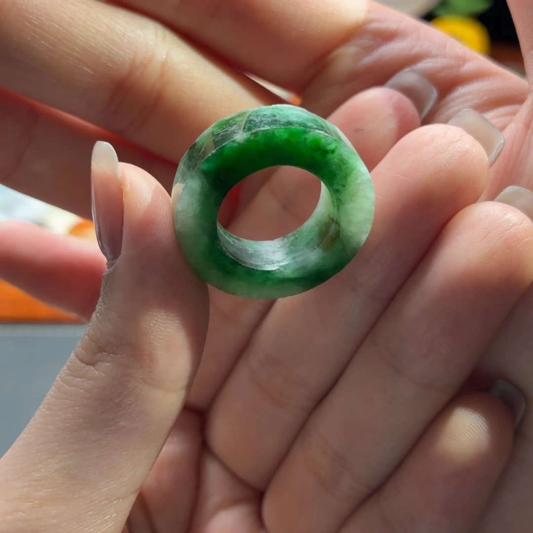 未镶嵌定制翡翠绿戒 10-17