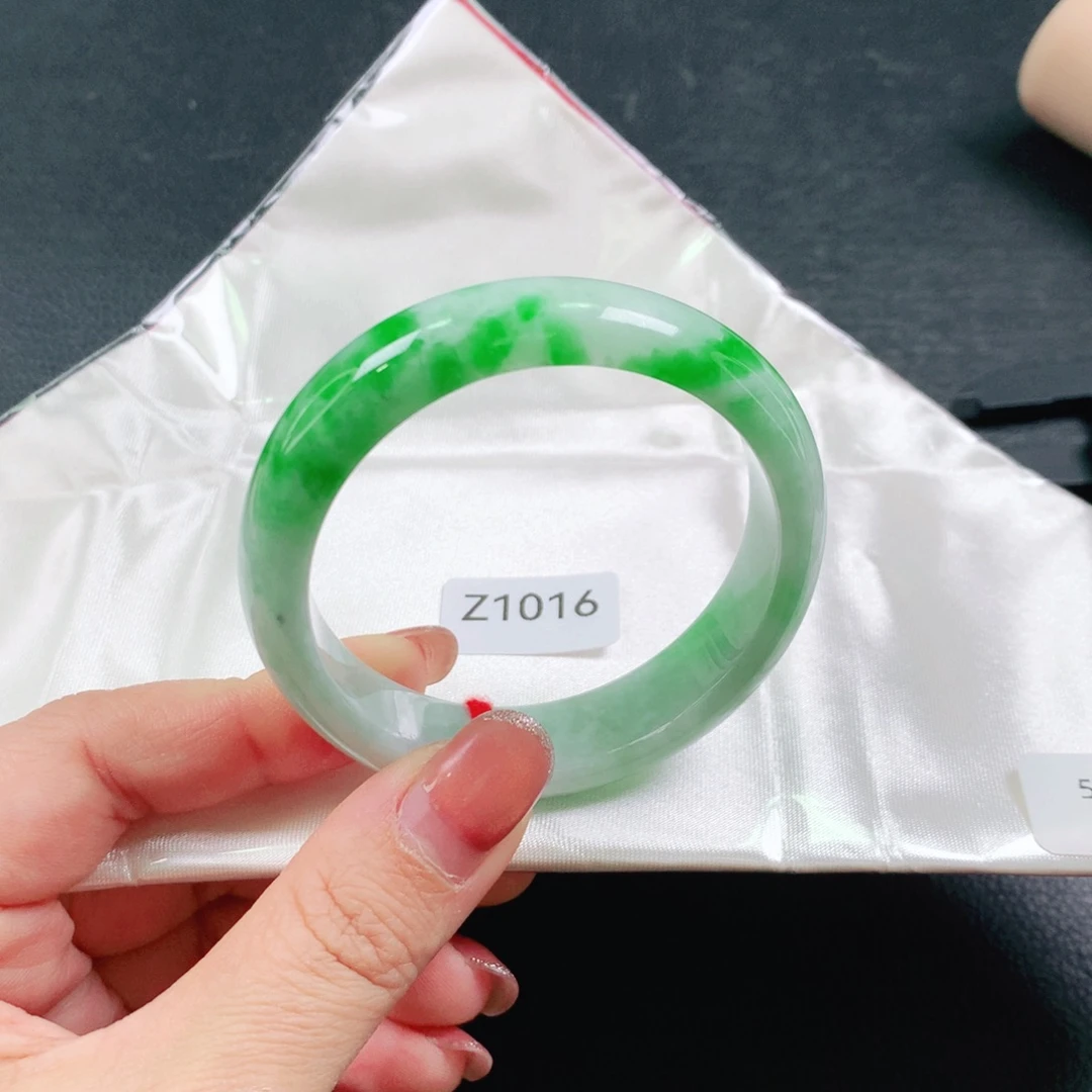 翡翠未镶嵌手镯03