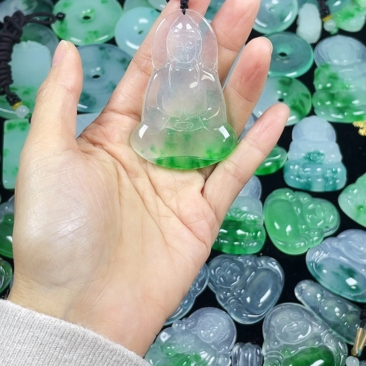 小****翡翠未镶嵌颈饰吊坠