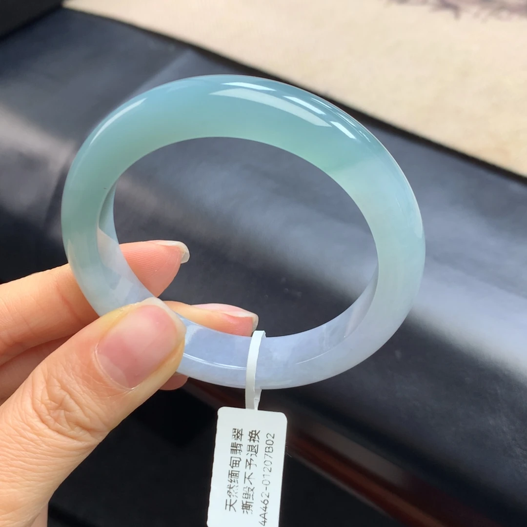 翡翠未镶嵌手镯幻彩