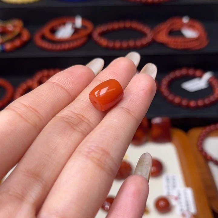 南红玛瑙未镶嵌满肉柿子红桶珠9X11mm