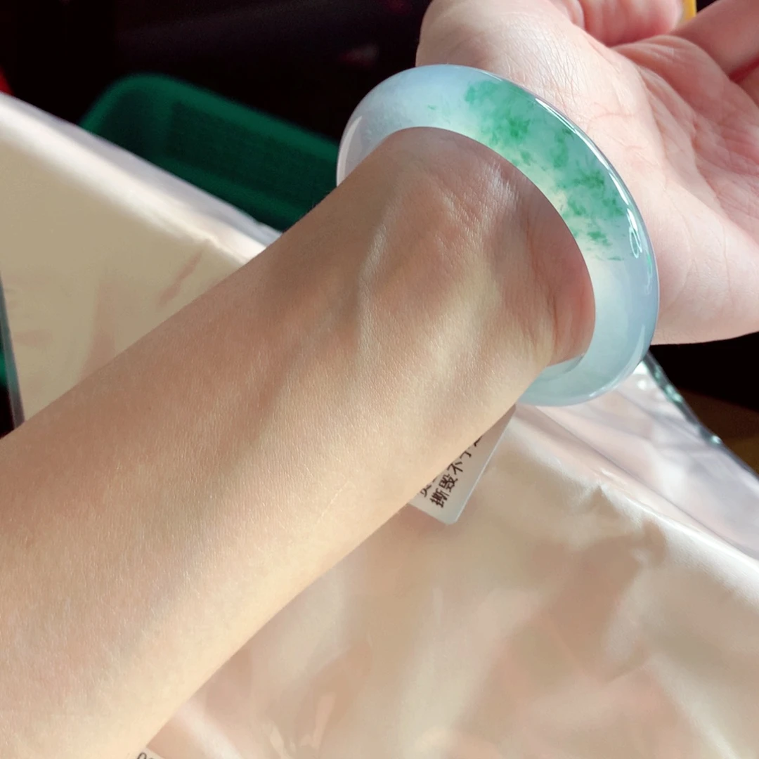 翡翠未镶嵌手镯50 全条冰透冰飘 至纯至净 灵