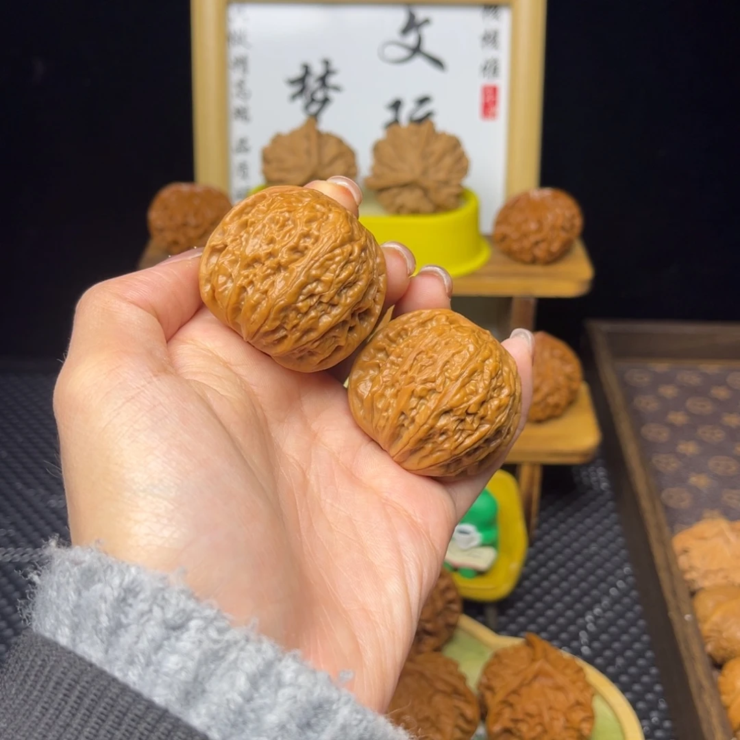 L***i文玩核桃吊坠铁锤40➕打底微微修