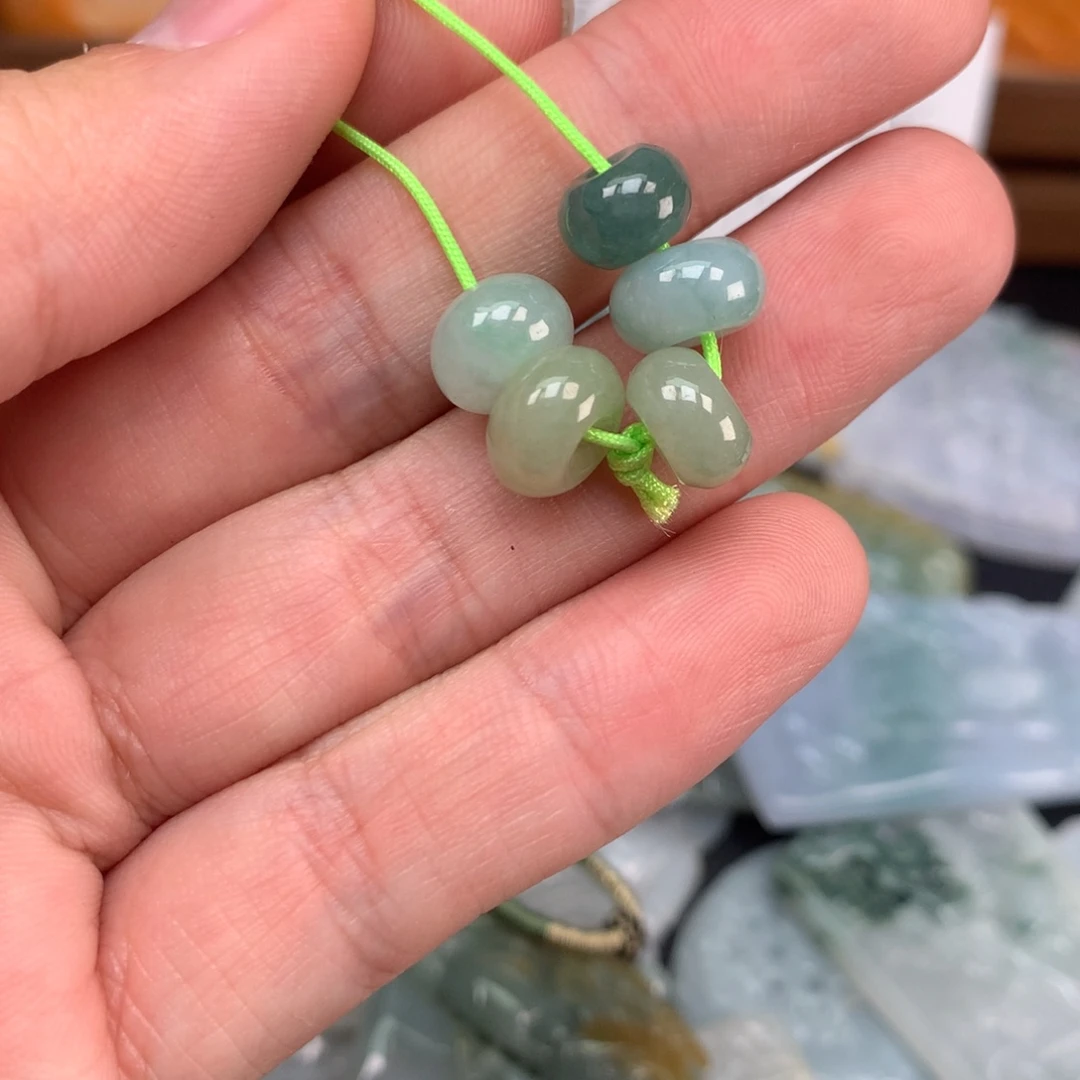 翡翠未镶嵌颈饰福利